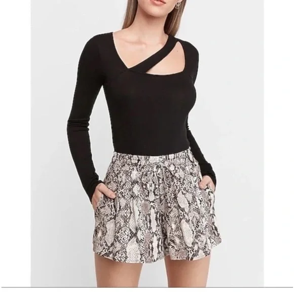 Express Snakeskin Drawstring Shorts - Picture 3 of 4